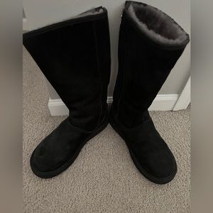 UGG Knightsbridge Black Zipper Boots Size 8